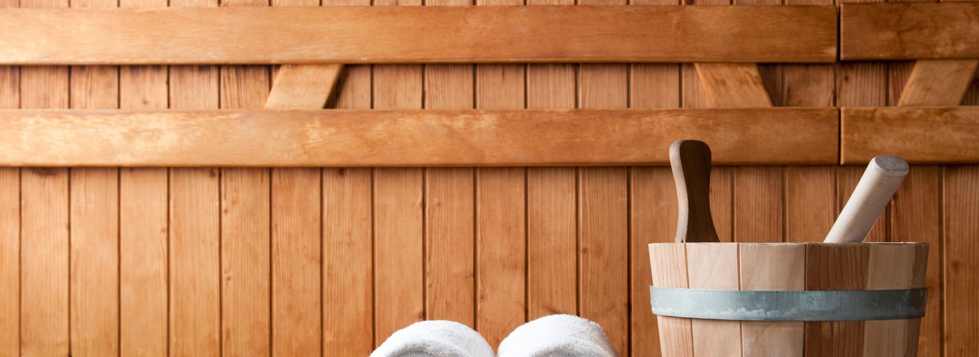 Sauna ogrodowa z jacuzzi Sauna ogrodowa z jacuzzi