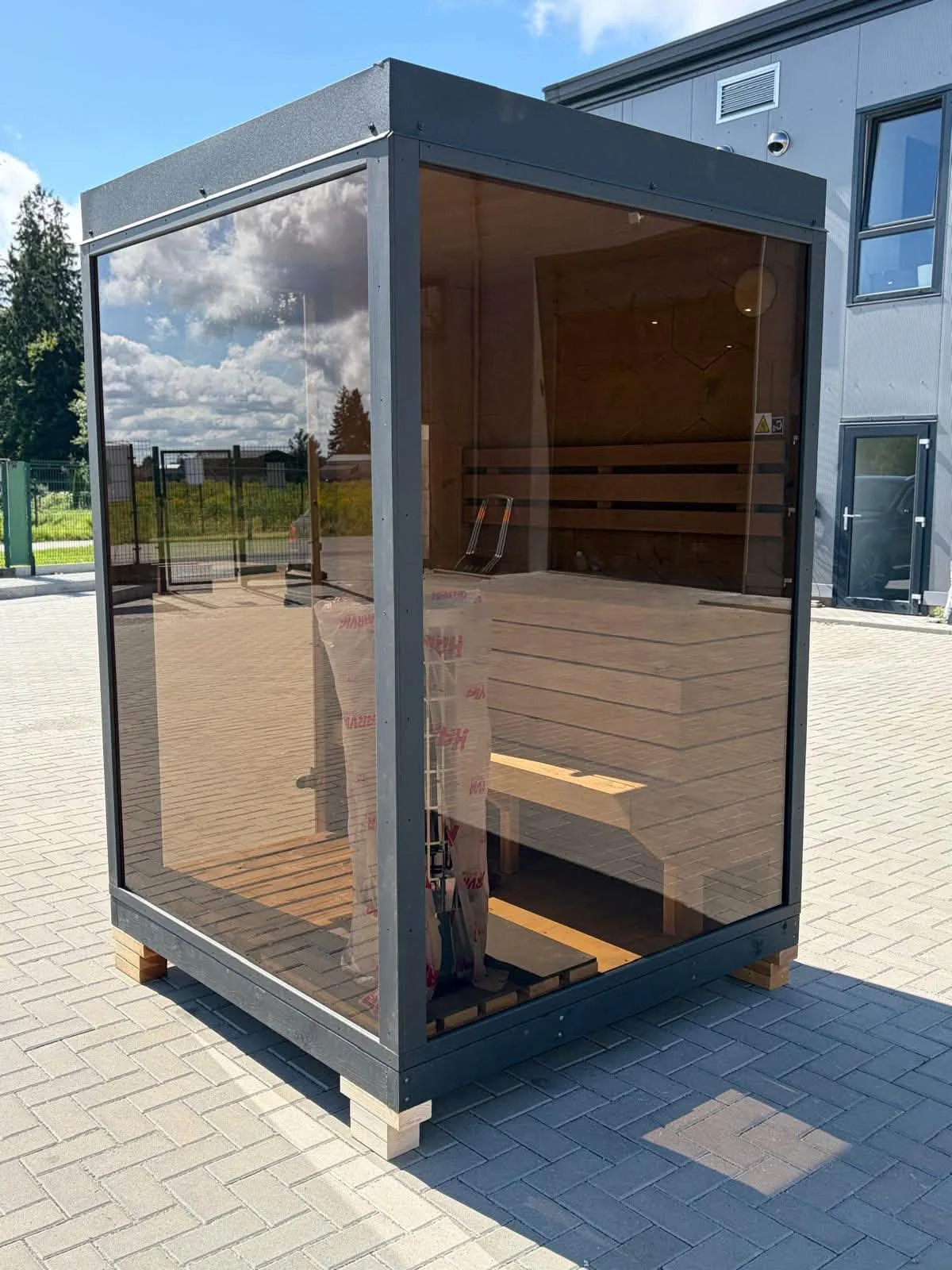Sauna Ainara A Micro z narożnym przeszkleniem